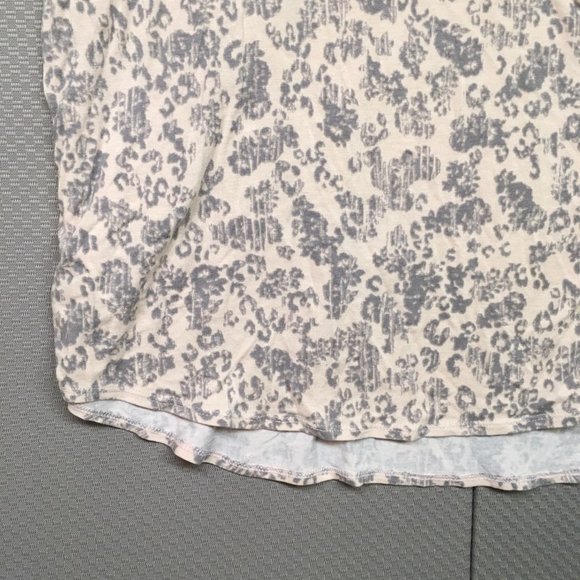 Juicy Couture Short Sleeve Shirt Women's Large Cold Shoulder - Picture 5 of 6